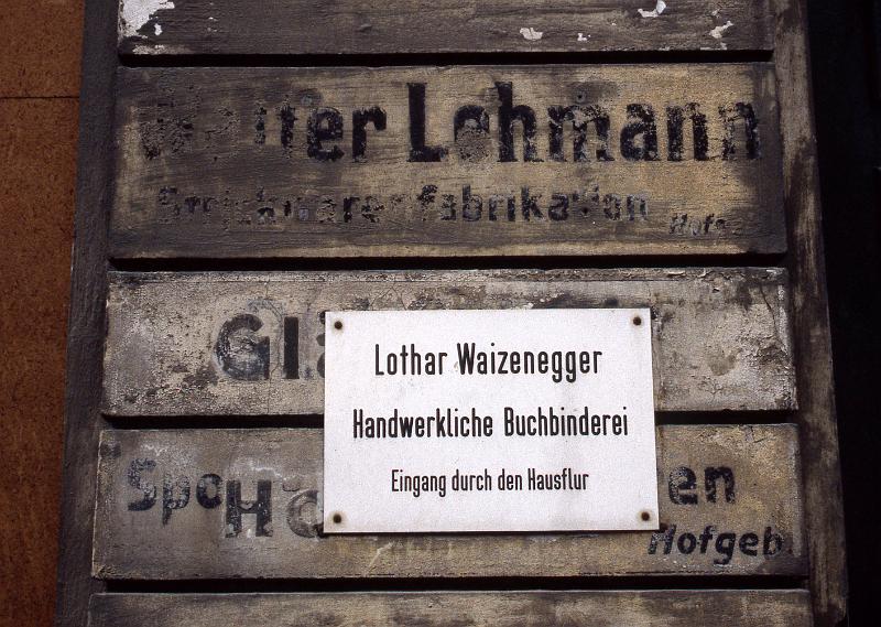 Leipzig-Leutzsch, Weinbergstr. 6, 21.11.1998 (1).jpg - Walter Lehmann, Strichwarenfabrikation - Hof...
